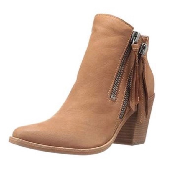 ๐๐Dolce Vita Leather Zip Tassel Ankle Bootie - Picture 2 of 8